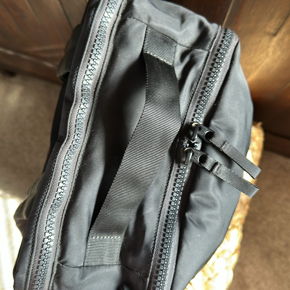Lululemon backpack - Picture 7 of 14